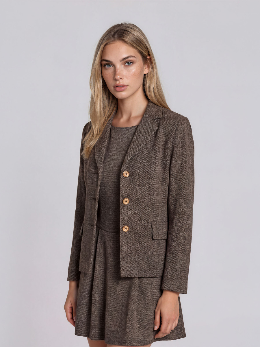 Short blazer with notched lapels