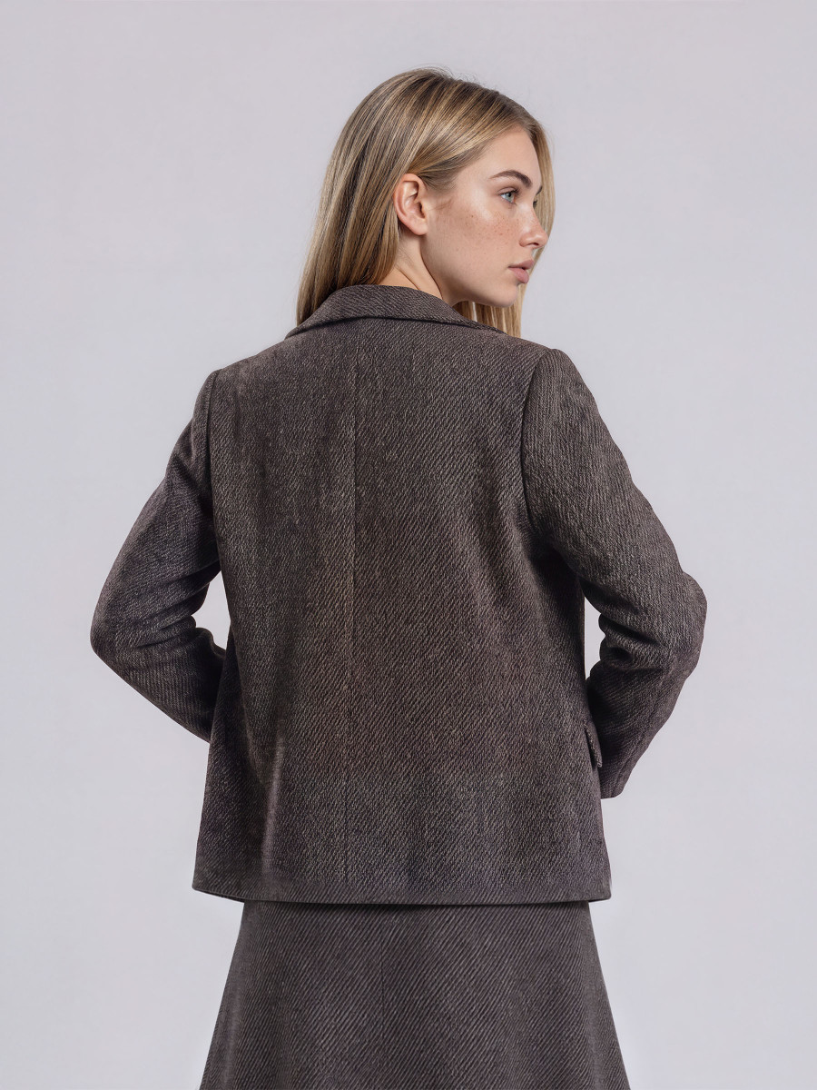 Short blazer with notched lapels